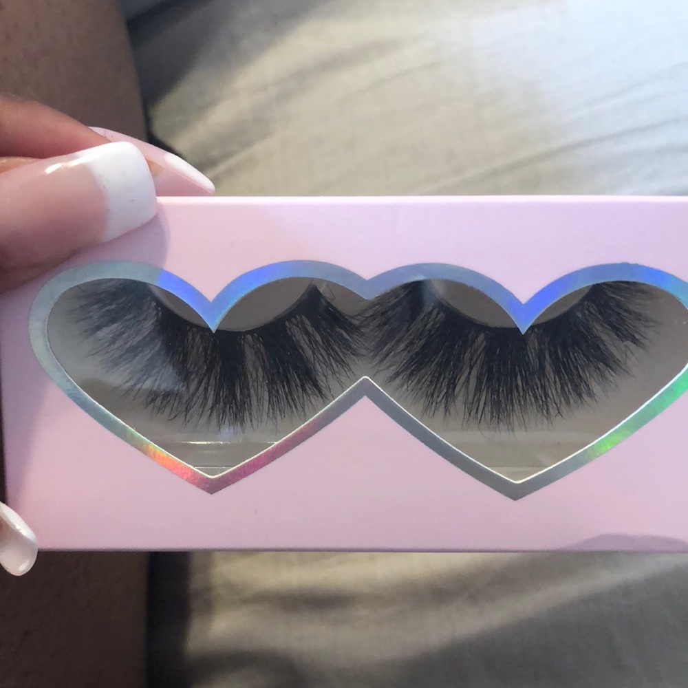 Lashes 6$
